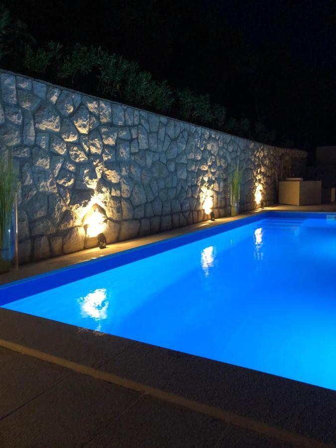 Apartment Natasa Palit エクステリア 写真