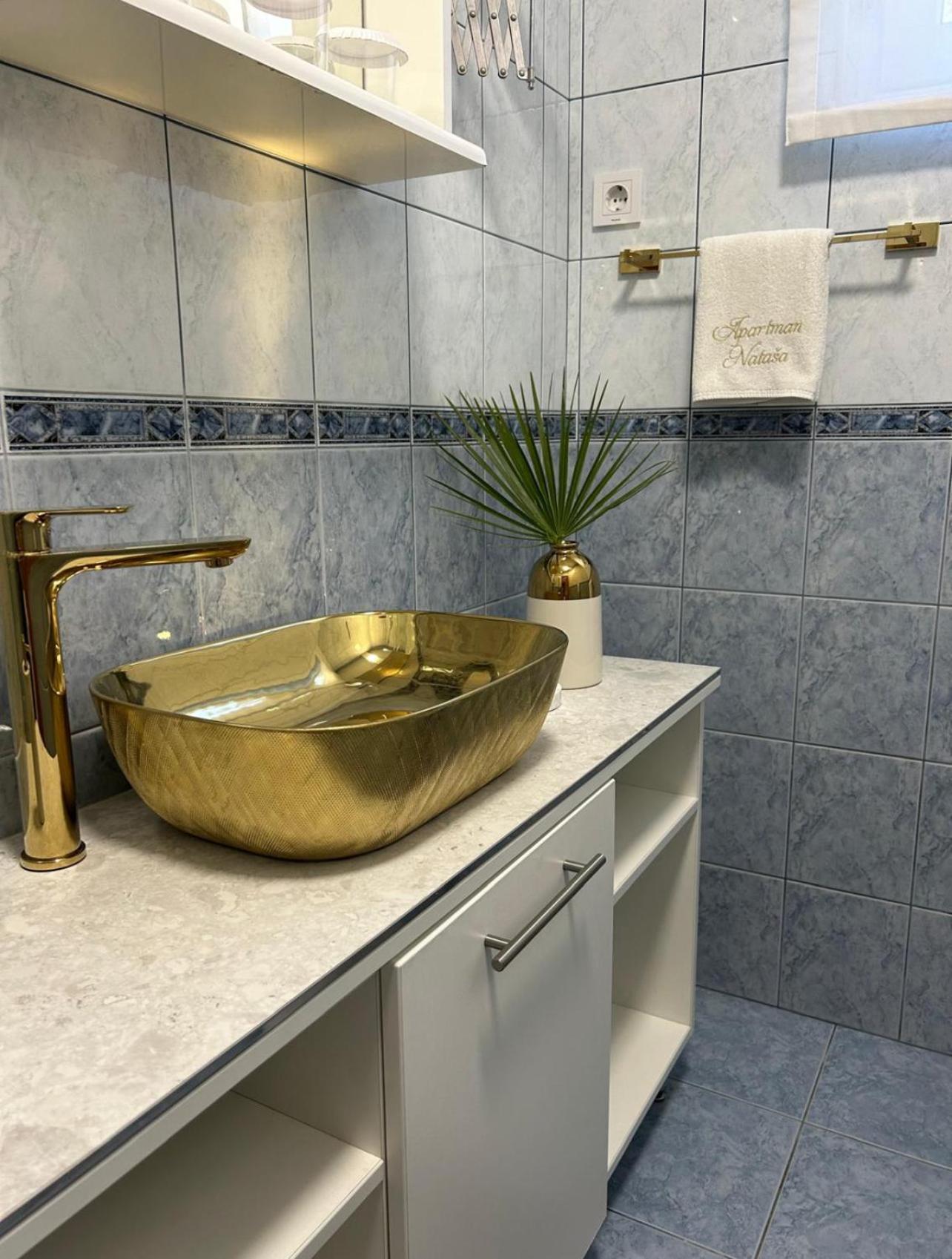 Apartment Natasa Palit エクステリア 写真