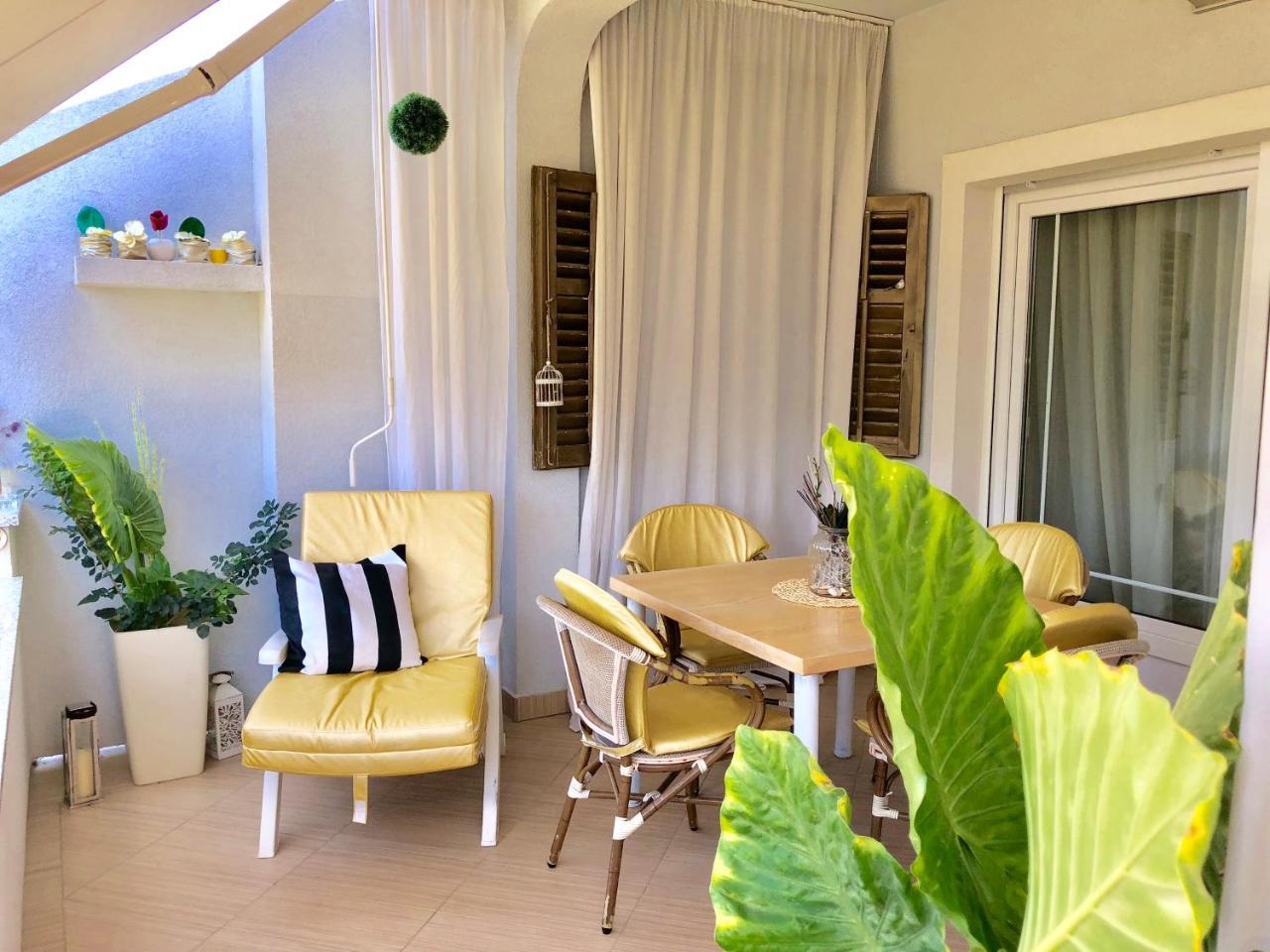 Apartment Natasa Palit エクステリア 写真
